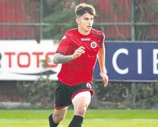 3 büyükler Berat için kapışacak