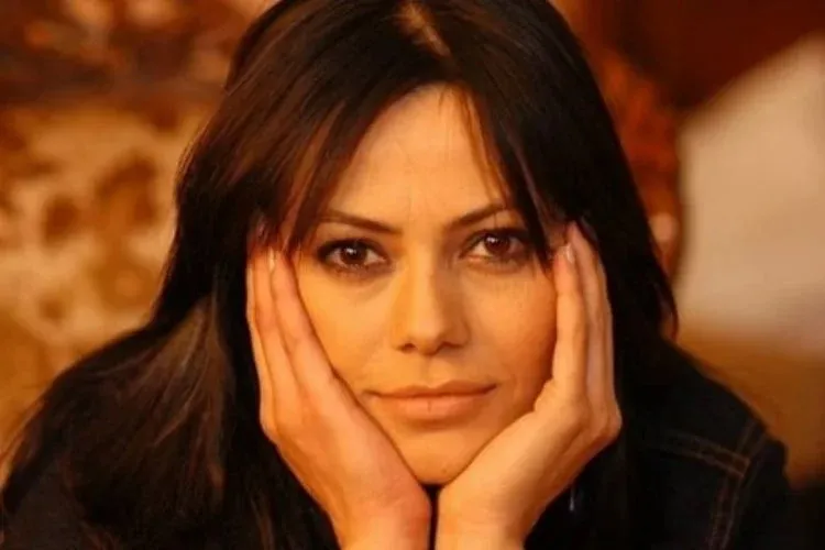 ekmek-teknesinin-mehparesi-mehtap-bayri-bakin-hangi-meslegi-yapiyor-gorenin-gozleri-fal-tasi-gibi-acilacak-1715275444676.jpeg Görenin gözleri fal taşı gibi açılacak! Ekmek Teknesi’nin Mehpare’si Mehtap Bayri bakın hangi mesleği yapıyor!-4