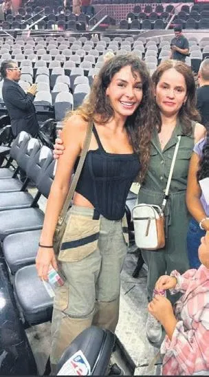 ovgu-dolu-sozler-unlu-sunucu-hande-sarioglu-1697586613449.jpeg Ünlü sunucu Hande Sarıoğlu'ndan A Milli Takımı'na övgü dolu sözler...-7