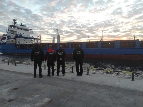 turkiyeden-gazzeye-yardim-eli-icisleri-bakani-ali-yerlikaya-duyurdu-bestekar-isimli-gemi-misira-ulasti-1699982851371.jpeg