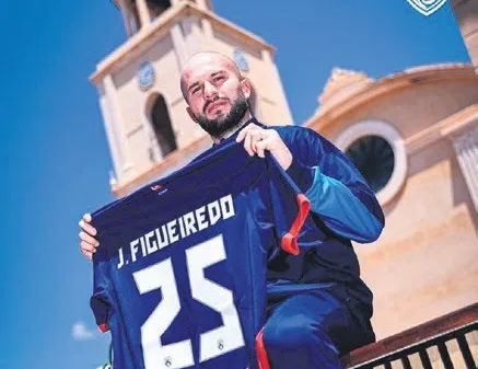 Figueiredo’dan şaşırtan imza