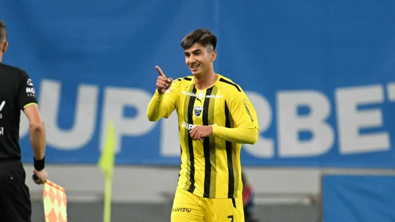 Trabzonspor'a yeni bir yetenek daha! Transfer için gözler yönetimde - 15