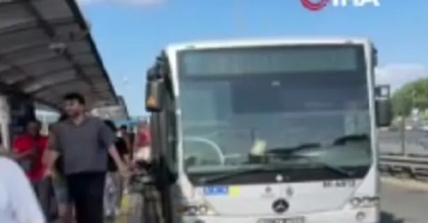 İstanbul'da yine metrobüs arızası! Vatandaş isyanda: "Ya klima çalışmıyor ya kaza yapıyor"