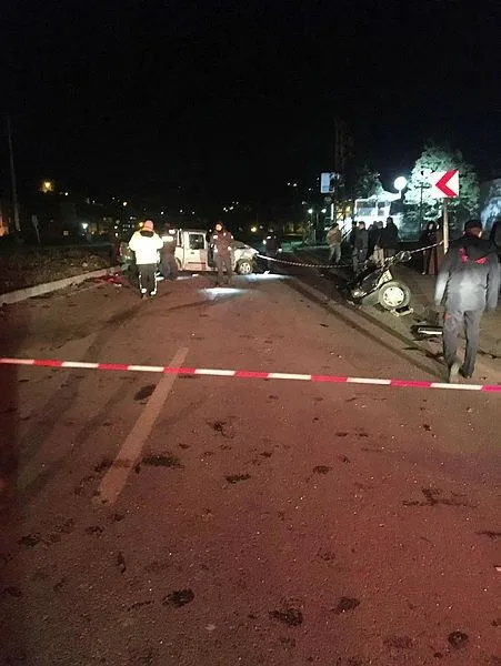 Son dakika: Trabzon'da üç parçaya bölünen araçtan 1 kişinin cansız bedeni çıkarıldı-4