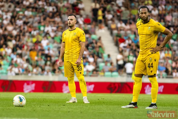 Malatyasporlu futbolcu Fabien Farnolle'e Slovenya'da ırkçı saldırı! - 7