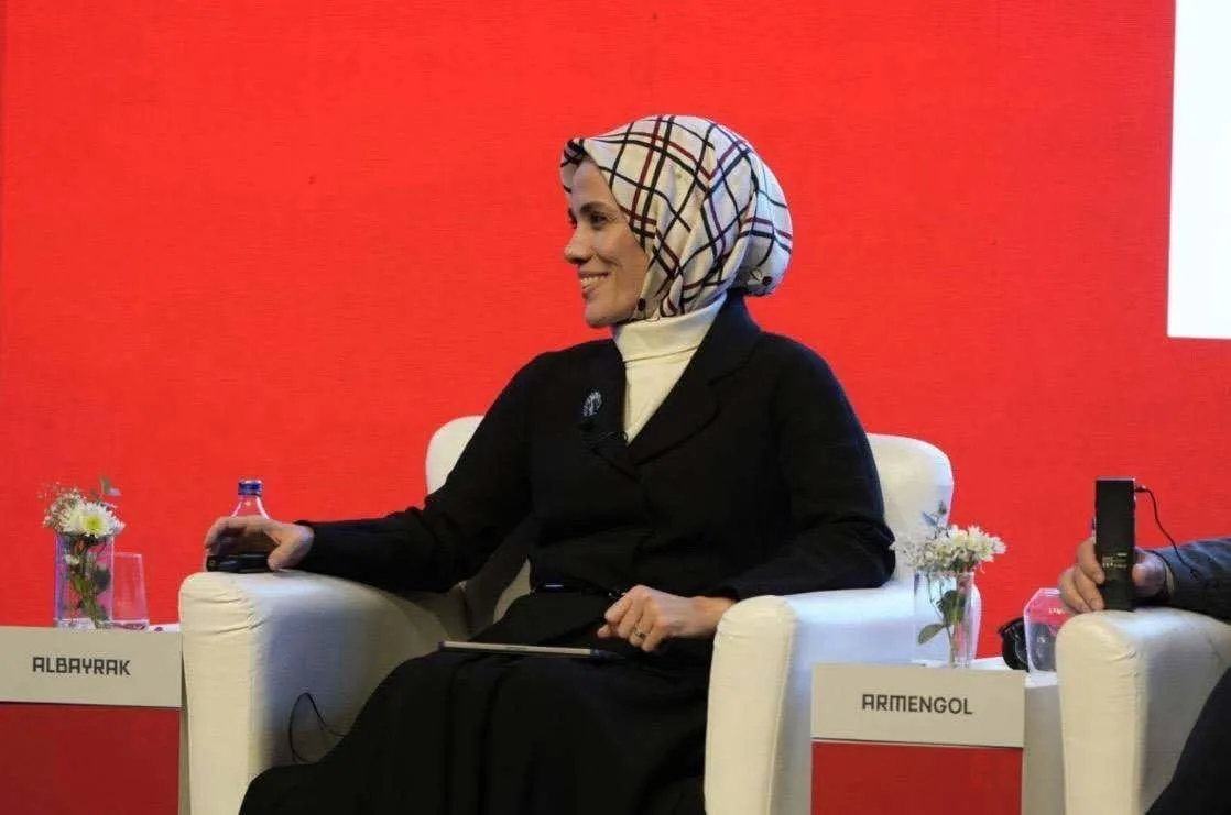 esra-albayraktan-ailelere-dijital-bagimlilik-uyarisi-kuzularimizi-kurda-yem-etmeyecegiz-1779269947864.jpeg Esra Albayrak'tan ailelere "dijital bağımlılık" uyarısı: Kuzularımızı kurda yem etmeyeceğiz-4