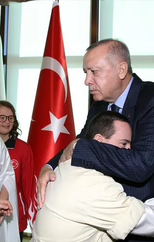 Başkan Erdoğan engellileri kabul etti