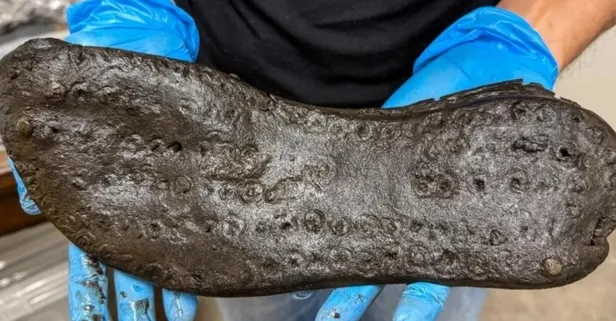 Arkeologlar şok! 49 numara ayakkabı bulundu