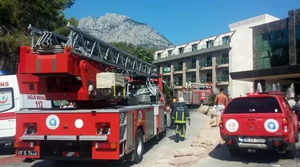 Antalya'da lüks otelde yangın-4
