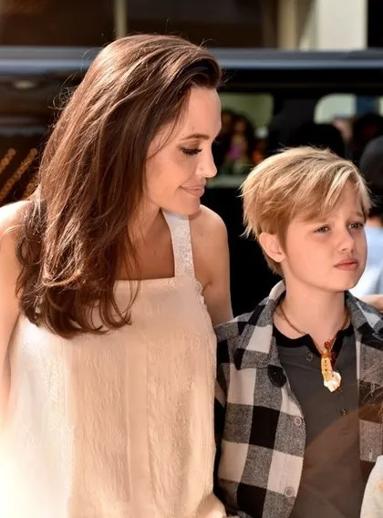 Angelina Jolie çocuklarıyla ‘The Breadwinner’ prömiyerinde