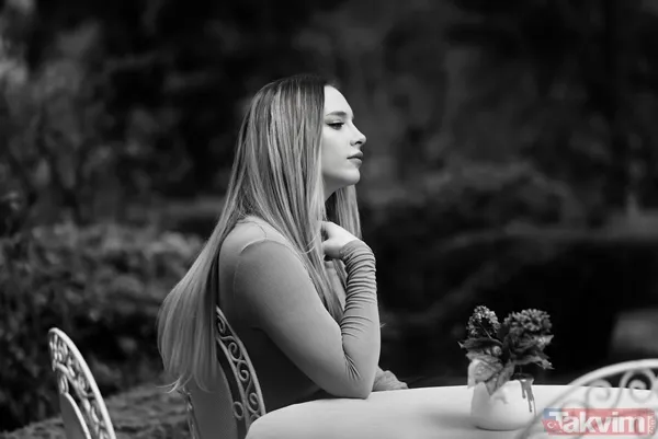 Baba acısıyla sarsılan Hayal Köseoğlu’ndan yürek burkan satırlar: Gerçeklik suratıma yumruk gibi iniyor... - 5