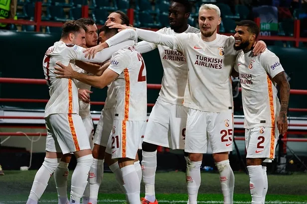 galatasaray-lokomotiv-moskova-maci-saat-kacta-hangi-kanalda-galatasaray-lokomotiv-moskova-maci-sifreli-mi-sifresiz-mi-iste-11ler-1636002846066.jpg