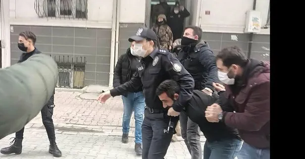 2 çocuğunu bıçakla rehin aldı! Özel harekat...