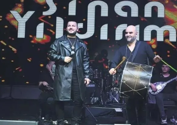 yagmur-tanrisevsin-yine-begeni-topladi-guzel-oyuncu-sempatik-tavirlariyla-dikkat-cekti-1704845754801.jpeg Yağmur Tanrısevsin yine beğeni topladı! Güzel oyuncu sempatik tavırlarıyla dikkat çekti-7