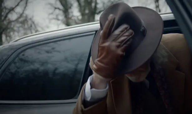 kurtlar-vadisinde-konseyin-en-can-alici-isimlerinden-birisiydi-ramoya-tufan-gibi-geliyor-sapkanin-ardindaki-kisi-1612160816482.jpg Kurtlar Vadisi'nde konseyin en can alıcı isimlerinden birisiydi! Ramo'ya tufan gibi geliyor! Şapkanın ardındaki kişi...-3