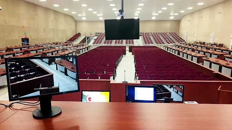 mahkeme-salonunda-bulunan-not-ekrem-imamoglundan-mansur-yavas-ve-ozgur-ozele-kadin-aday-freni-1774951158066.jpeg Mahkeme salonunda bulunan not: Ekrem İmamoğlu’ndan Mansur Yavaş ve Özgür Özel’e "kadın aday" freni!-3