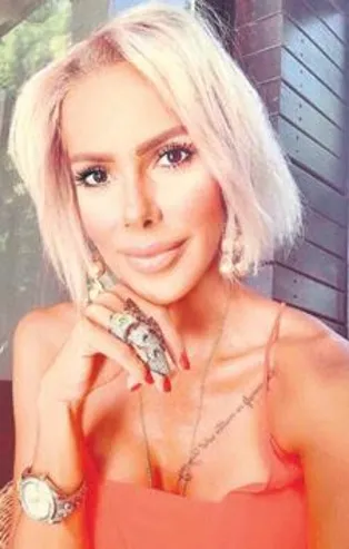İstanbul'daki kuaförünü Bodrum'a getirten sosyetik Hande Demir: Sarışınlık zor zanaat