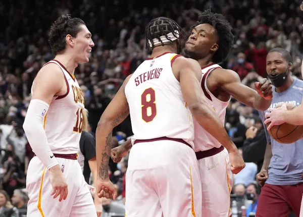 cleveland-cavaliers-toronto-raptorsi-bir-sayi-farkla-yendi-cedi-osman-17-sayi-kaydetti-1636180961872.jpg