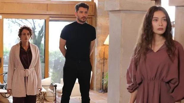 Sefirin Kızı'nın başrolü kendi isteğiyle diziden ayrılıyor! İzleyici Star Tv'ye karşı ayaklandı ama tası tarağı topladı yapımcıyla el sıkıştı-5