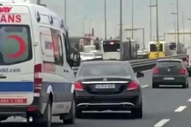 Ambulansa yol vermeyerek tepki çeken Muhammed Efkan Yetişmiş bu kez TEM'de kazaya neden oldu