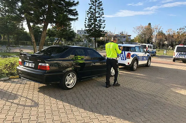 Drift yapan sürücüye ehliyet, araç, para ve psikolog cezası