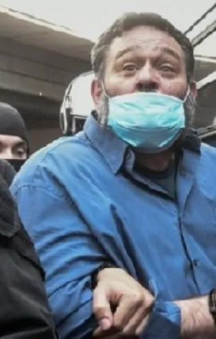 SON DAKİKA: Türk bayrağını yırtan ırkçı vekil İoannis Lagos Atina'ya iade edildi