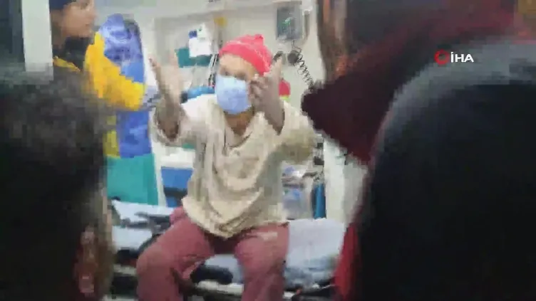 Hatay Antakya'da mucize! 79 yaşındaki Hasan Yüce ayaklarına doladığı bez parçalarıyla 72 saat sonra enkazdan kurtarıldı! | Deprem videoları