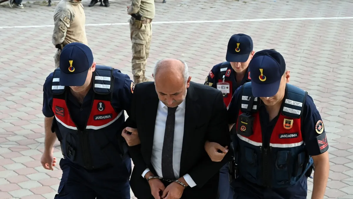 Yahşihan Belediyesindeki yolsuzluk operasyonunda 35 şüpheli adliyede
