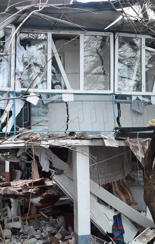 Bomba gibi! Mutfak tüpü evi yıktı