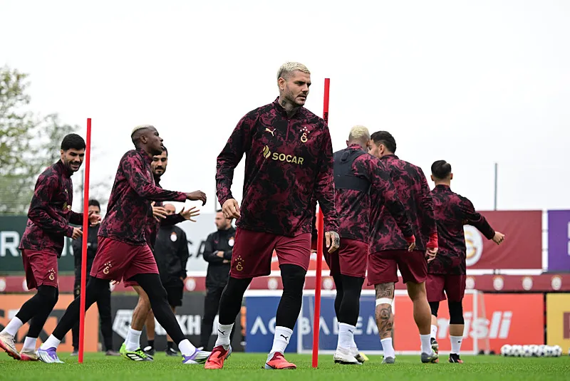 Okan Buruk'tan Osimhen kararı! İşte Galatasaray'ın Liverpool maçı 11'i - 1