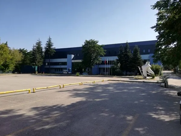 chpli-ankara-buyuksehir-belediyesi-yonetimindeki-turkiyenin-ilk-olimpik-buz-sporlari-tesisi-9-aydir-kapali-1628585790600.jpg CHP'li Ankara Büyükşehir Belediyesi yönetimindeki Türkiye'nin ilk olimpik buz sporları tesisi 9 aydır kapalı-8