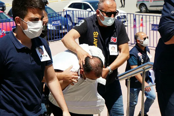 Muğla'da polis memuru Ercan Cangöz'ü şehit edenler adliyeye sevk edildi! Dikkat çeken görüntü!-4