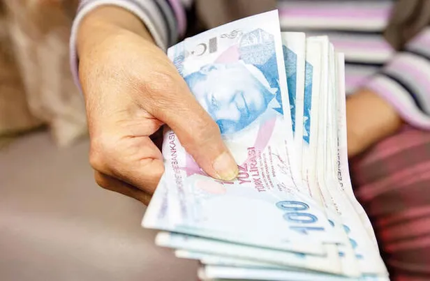 sigorta-baslangici-2000-2020-arasi-olanlara-erken-emeklilik-sansi-cikti-baslangici-5-yil-one-cekiyor-gun-yas-p-1688450856834.jpg Süreyi 5 yıl öne çekecek! SGK sigorta başlangıcı 2000-2017 arası olana erken emeklilik müjdesi geldi! Yaş prim gün SGK tablosu...-2