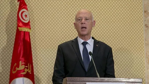 tunus-cumhurbaskani-kays-said-basbakan-mesisiyi-gorevden-aldi-1627251802767.jpeg