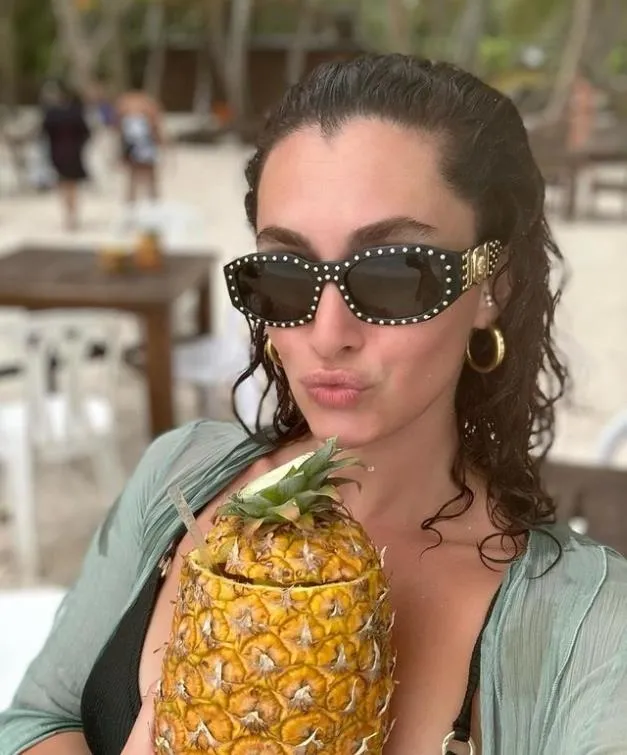 survivor-2024un-sunucusu-murat-ceylanin-hasretine-dayanamamisti-dominikte-hande-dogandemirin-basina-oyle-seyle-1710798384129.jpeg Survivor 2024'ün sunucusu Murat Ceylan'ın hasretine dayanamamıştı! Dominik'te Hande Doğandemir'in başına öyle şeyler geldi ki...-2