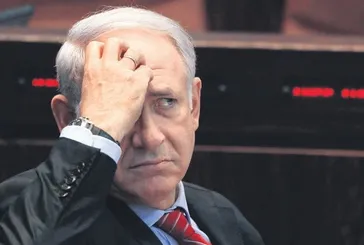 Netanyahu karşıtı binlerce İsrailli Tel Aviv’de sokağa indi: “Netanyahu istifa et git”