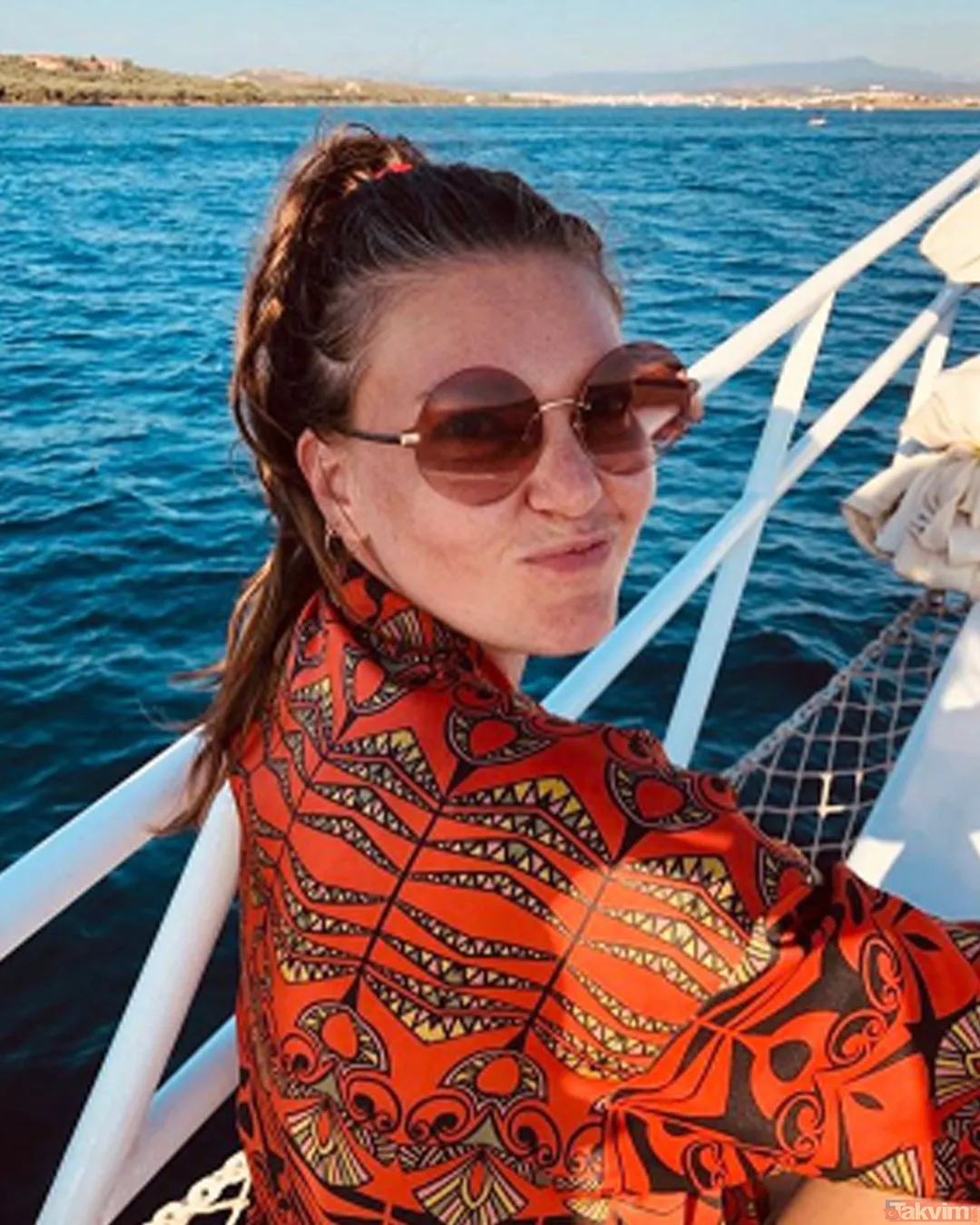 Aslı Enver güneşlenirken poz verdi! İşte 36 yaşındaki Aslı Enver’in