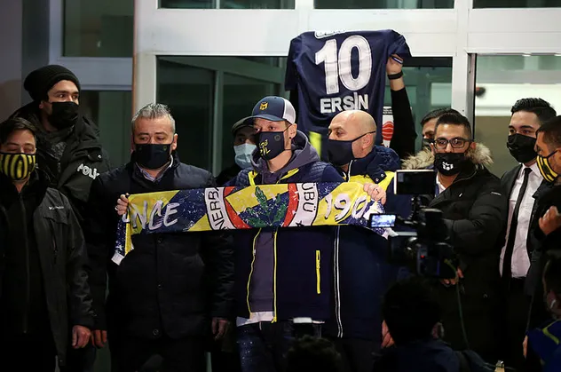 Mesut Özil'den Twitter'da Fenerbahçe paylaşımı