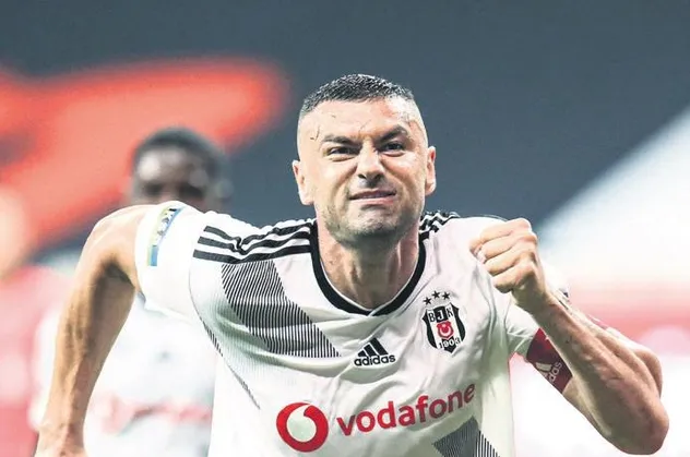 Beşiktaş'ta Burak Yılmaz iddiası spor gündemine bomba gibi düştü