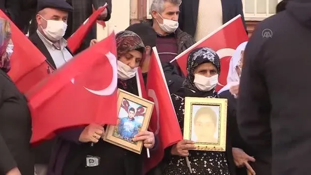 diyarbakir-annelerinden-chp-genel-baskani-kemal-kilicdarogluna-cok-sert-tepki-yalanla-dolanla-hicbir-yere-vara-1646927008681.jpeg Diyarbakır annelerinden CHP Genel Başkanı Kemal Kılıçdaroğlu'na çok sert tepki: "Yalanla dolanla hiçbir yere varamayacaksın"-3