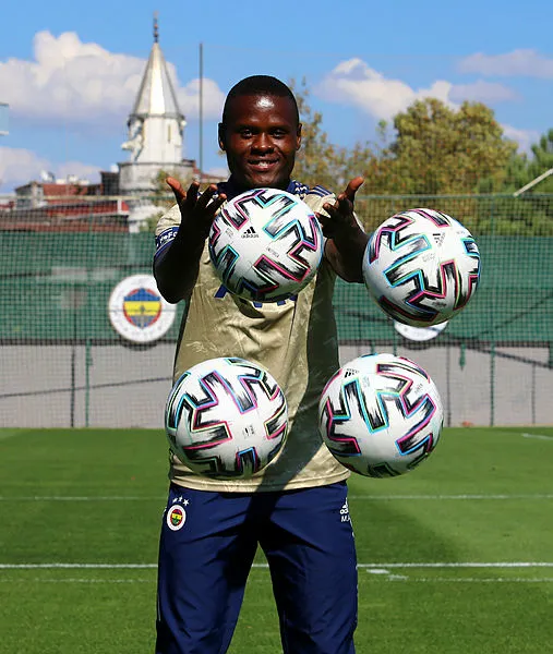 fenerbahcenin-kurtulmak-istedigi-samatta-belcikada-da-tutunamadi-1643811148483.jpg Fenerbahçe'nin kurtulmak istediği Samatta, Belçika'da da tutunamadı-5