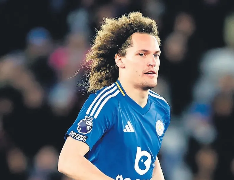 Kartal Faes için masada