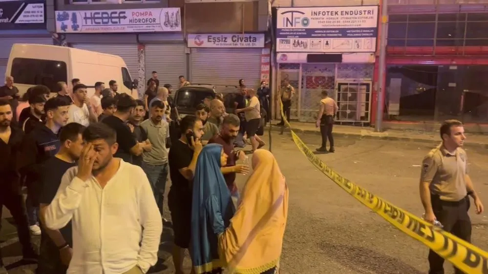 tekirdagda-dogalgaz-patlamasi-olu-ve-yaralilar-var-1783115636532.jpeg Tekirdağ'da doğalgaz patlaması! Ölü ve yaralılar var-3