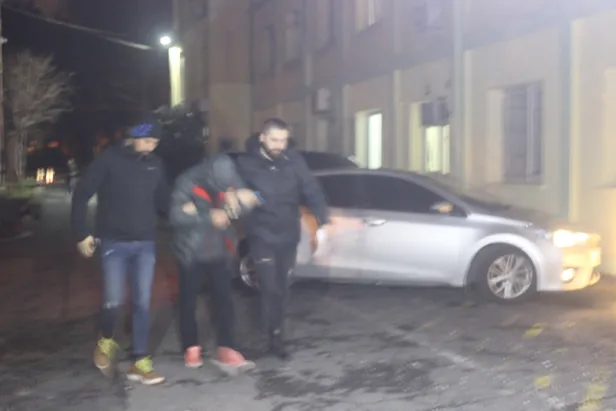 İstanbul'da şafak operasyonu! Çok sayıda gözaltı var-2