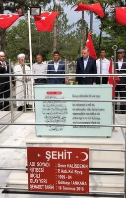Erdoğan'dan Halisdemir'in kabrine ziyaret