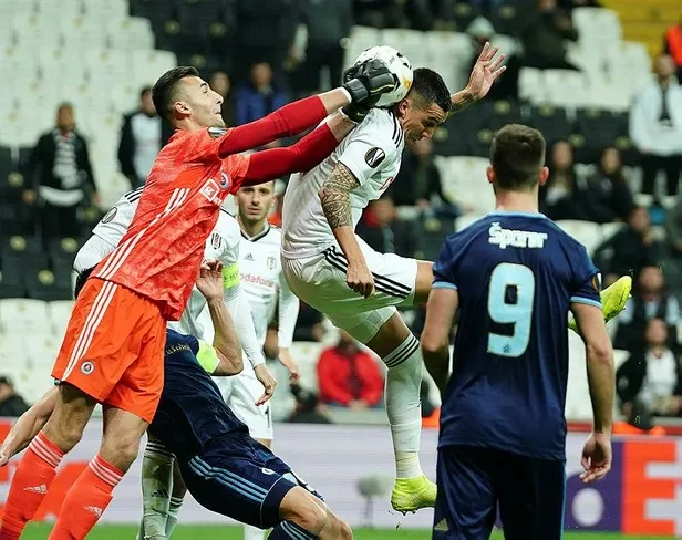 besiktas-2-1-slovan-bratislava-mac-sonucu-1574971743226.jpeg
