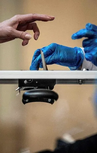 Son dakika: Macron’a koronavirüs kabusu gölgesinde seçim darbesi