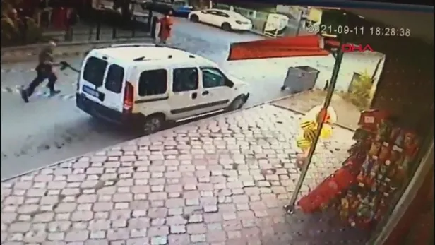 babasiyla-tartisirken-sakinlestirmeye-calistigi-esi-tarafindan-silahla-vuruldu-1631314218205.jpeg Babasıyla tartışırken sakinleştirmeye çalıştığı eşi tarafından silahla vuruldu!-3