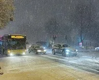 Kar İstanbul’u kilitledi!