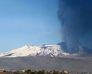 Ülke alarmda! Etna Yanardağı patladı